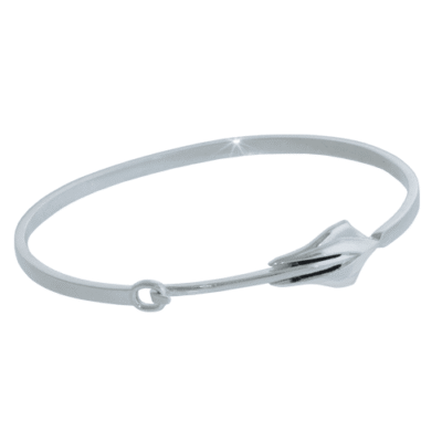 Silver bracelet with a sleek, minimalist design, featuring an arrowhead-shaped clasp. The polished finish adds a subtle shine, creating an elegant look.
